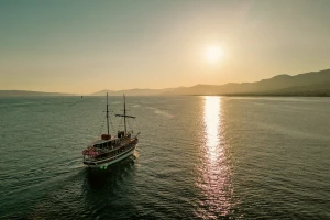 Sunset Cruise gallery image 3