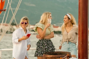 Sunset Cruise gallery image 12